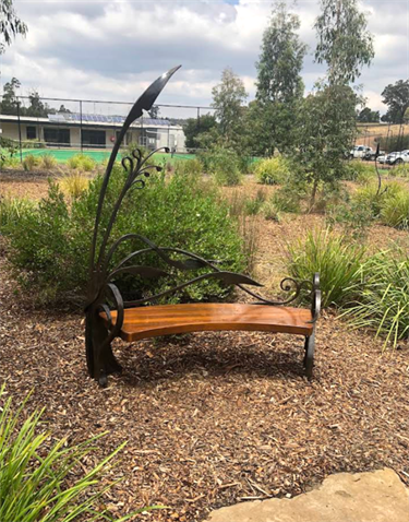 Strath-Bushfire-memorial-chair.png