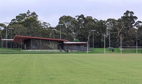 Copy-of-Eltham_High-oval-2.jpg